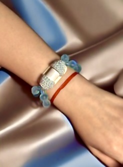 Heartmony Bracelet on Wrist